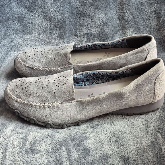 Skechers Women's 10 Dark Grey Eyelet Leather Flats - Picture 3 of 6